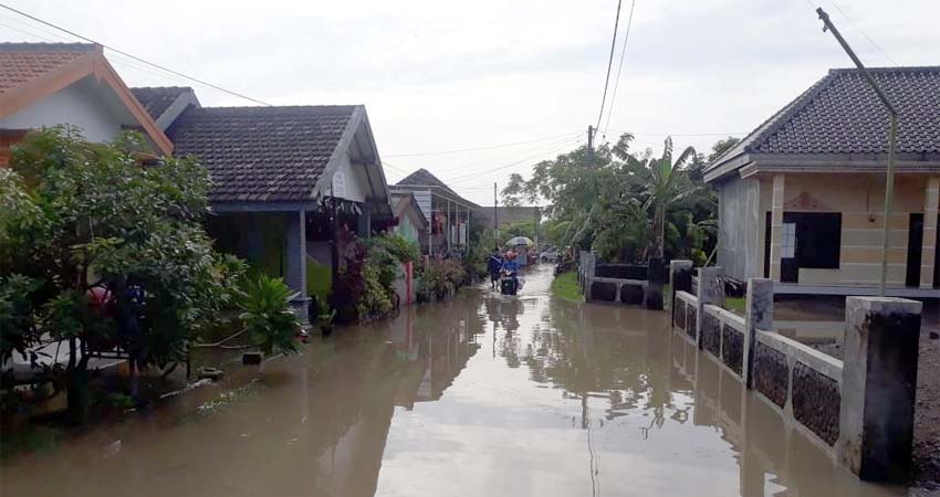 Hujan Hampir 2 Jam, Pasuruan Dikepung Banjir